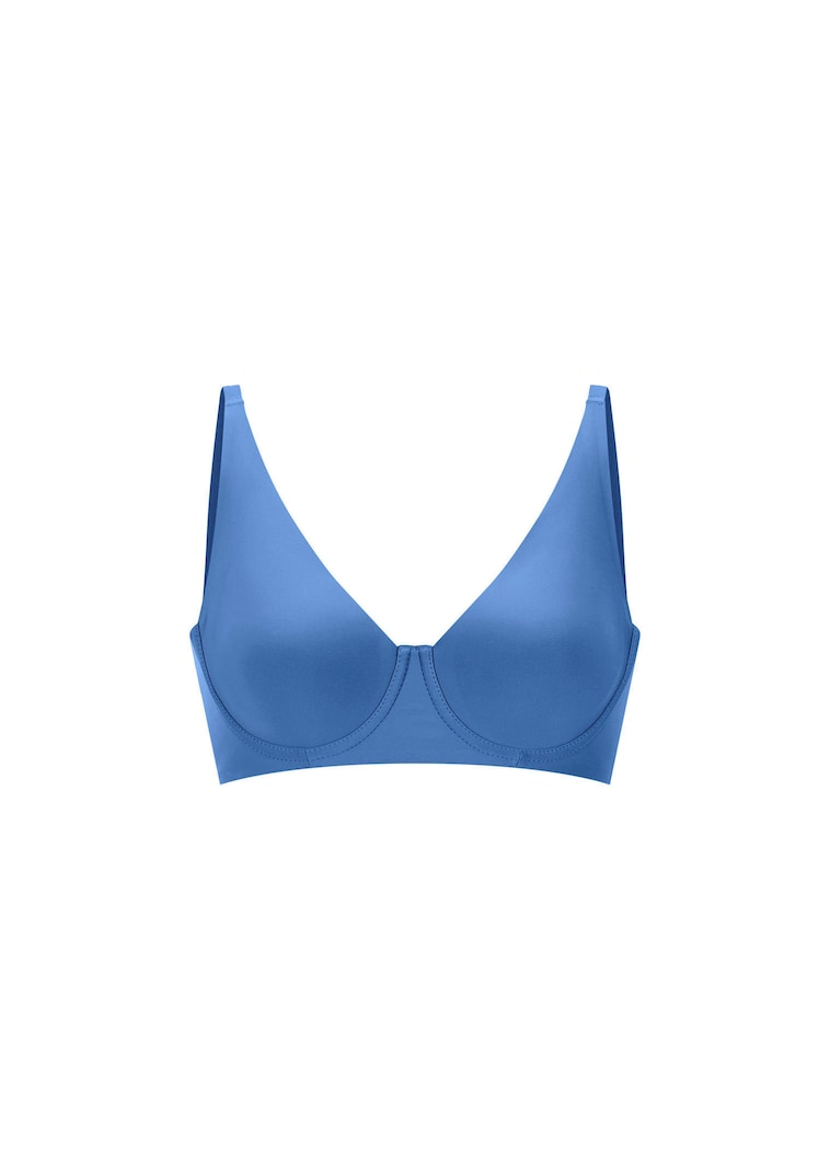 Underwired bra with moulded cups