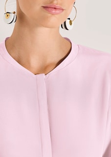 Lange Seidenbluse in kragenloser Form thumbnail 6