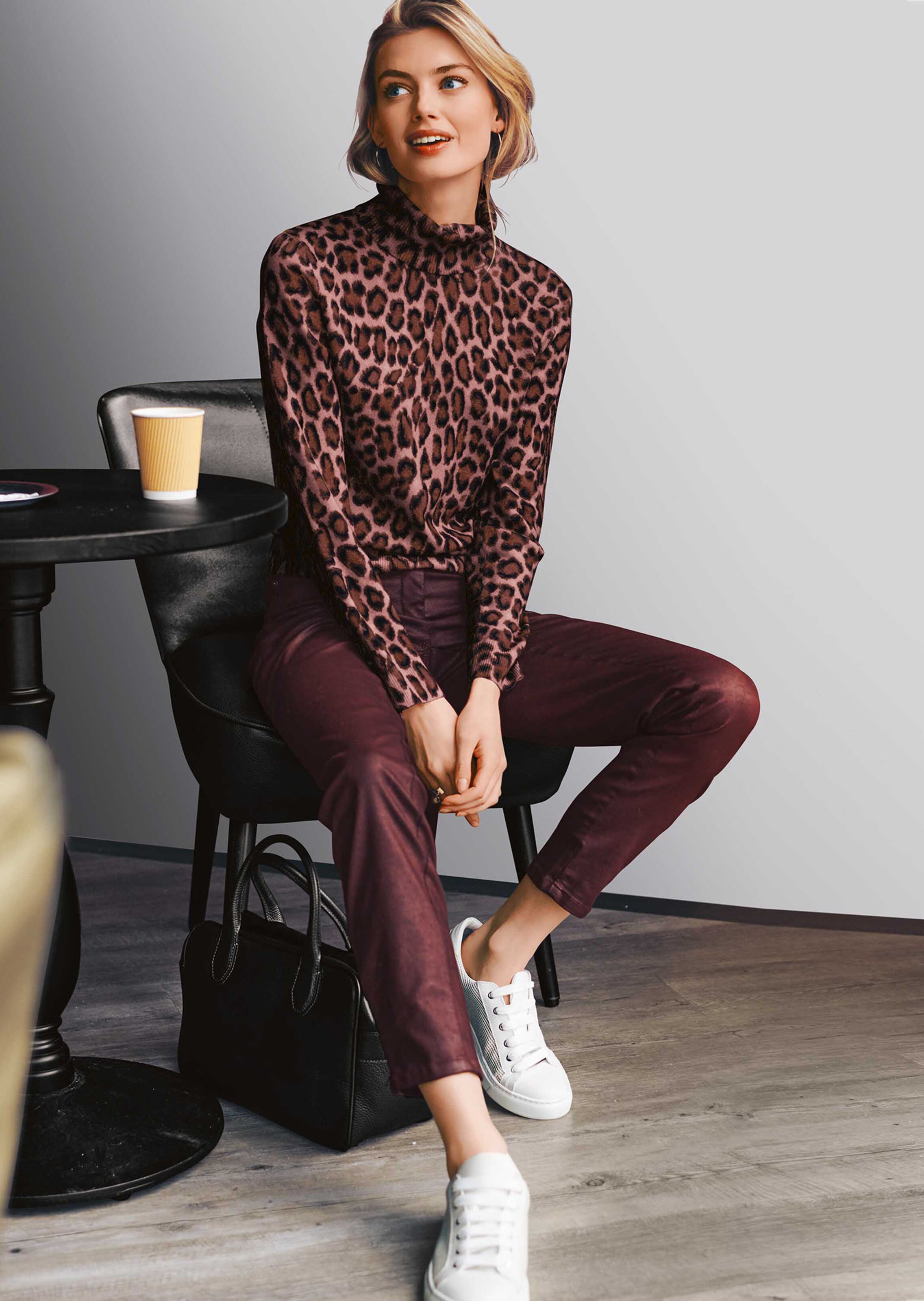 Leo-Pullover aus softem Feinstrick
