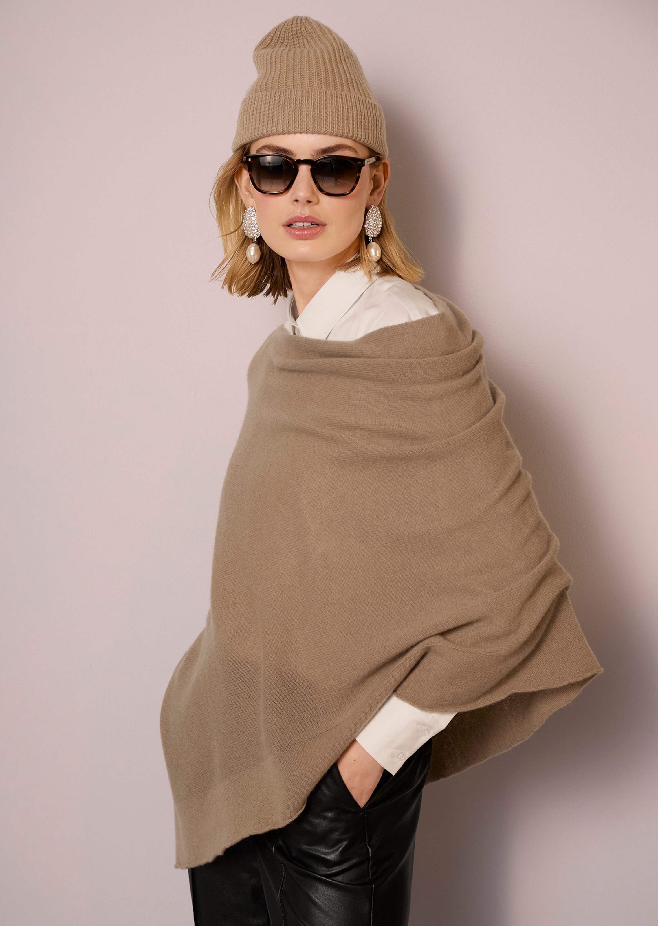 Kaschmir-Poncho mit V-Ausschnitt
