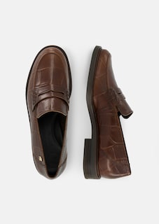 Leather loafers with crocodile embossing thumbnail 2