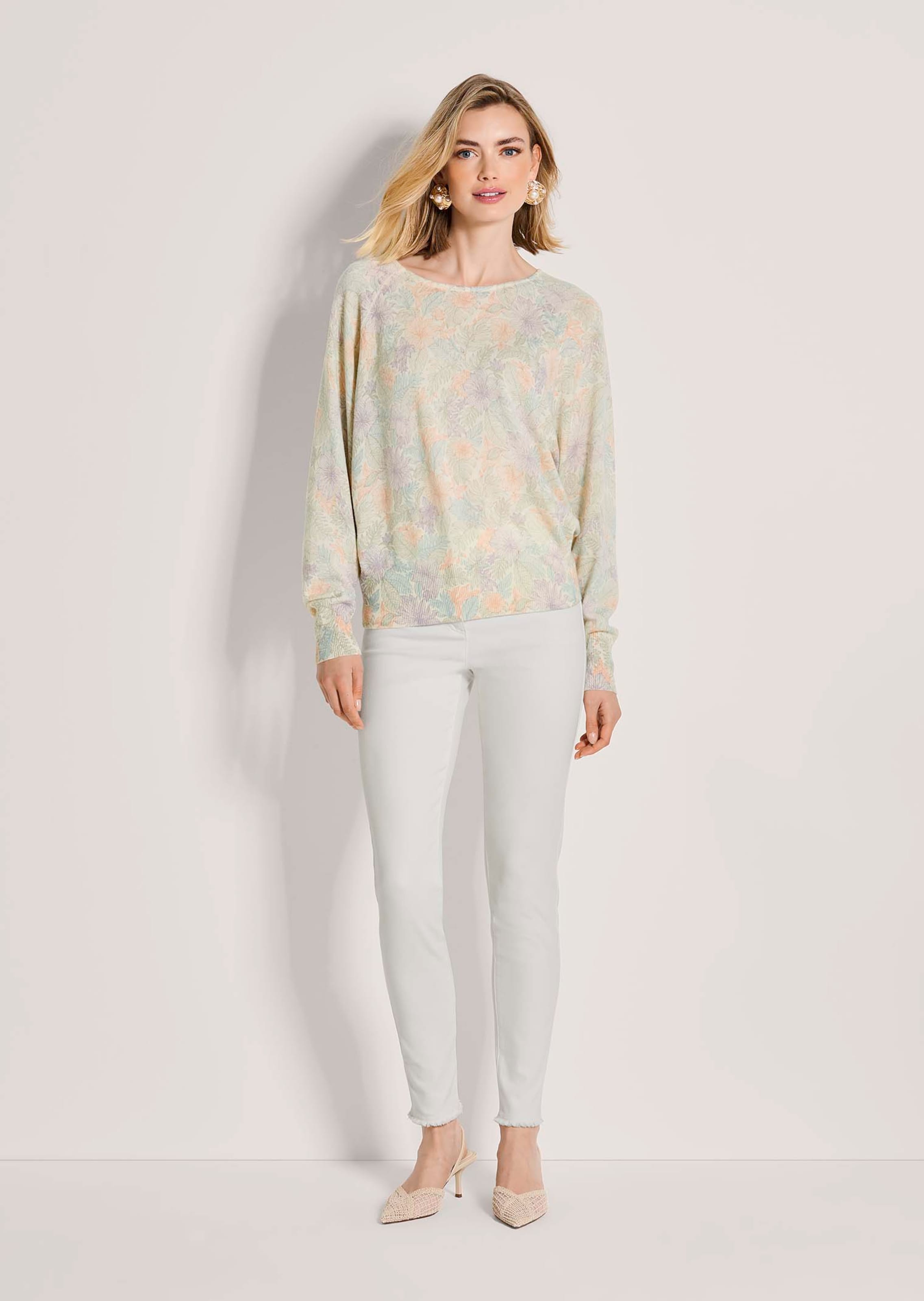 Kaschmirpullover mit pastelligem Blütenprint thumbnail 3