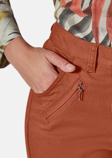 Verkürzte Hose im lässigen Chino-Style thumbnail 5