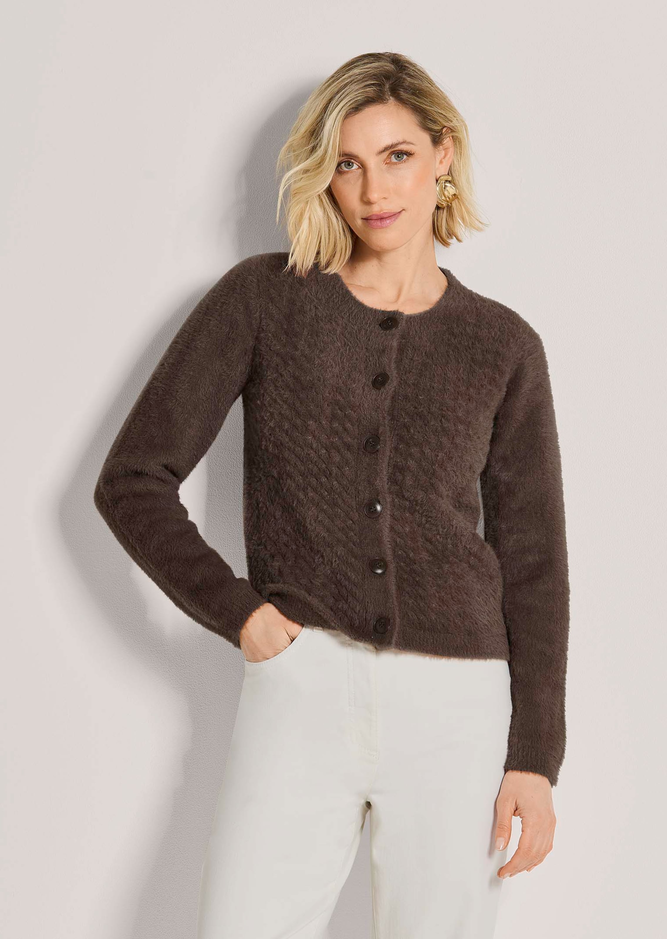 Flauschige Strickjacke mit Wabenstruktur