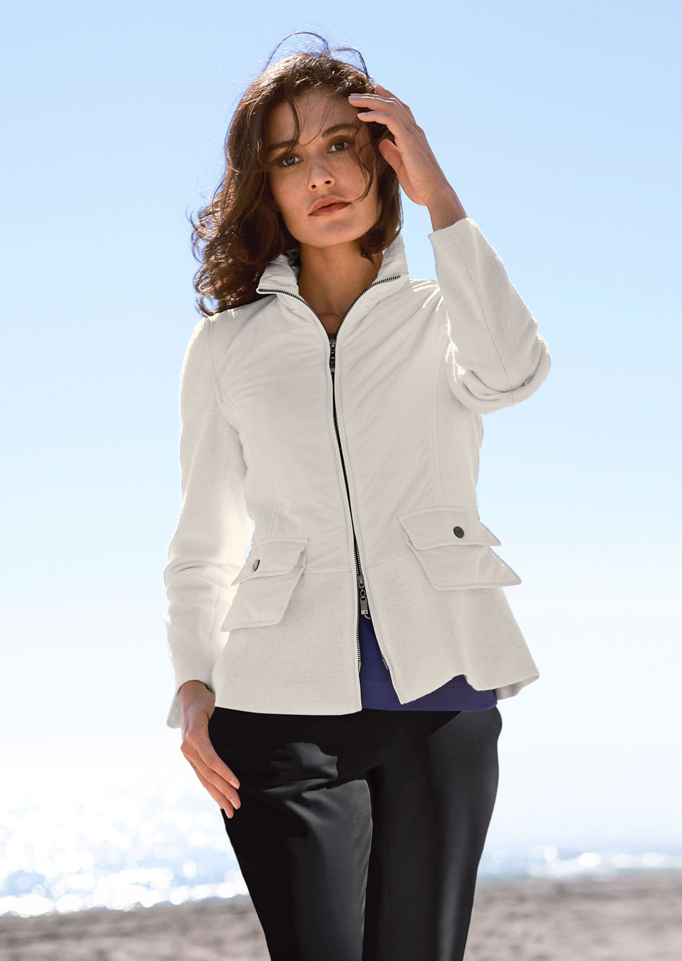 Jacke mit wattiertem Steppeinsatz und Schößchen