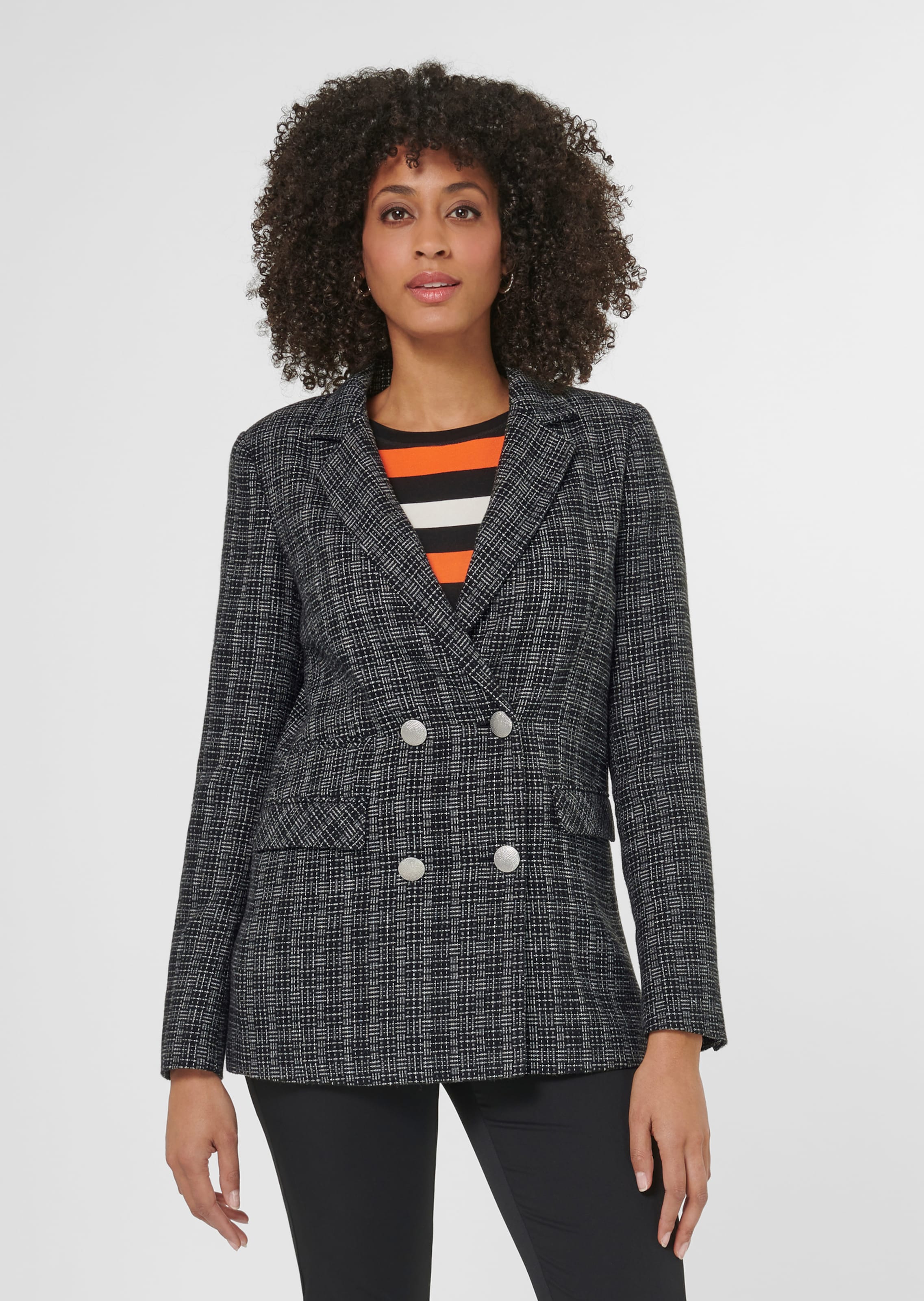 Klassischer Blazer mit silberfarbenen Knöpfen