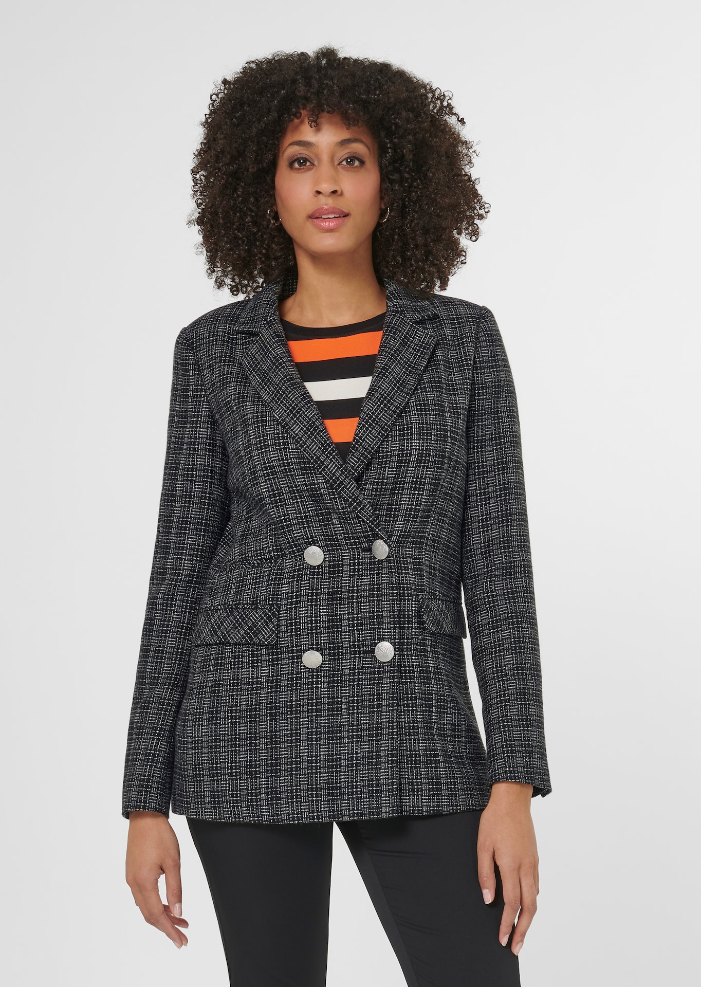 Klassischer Blazer mit silberfarbenen Knöpfen
