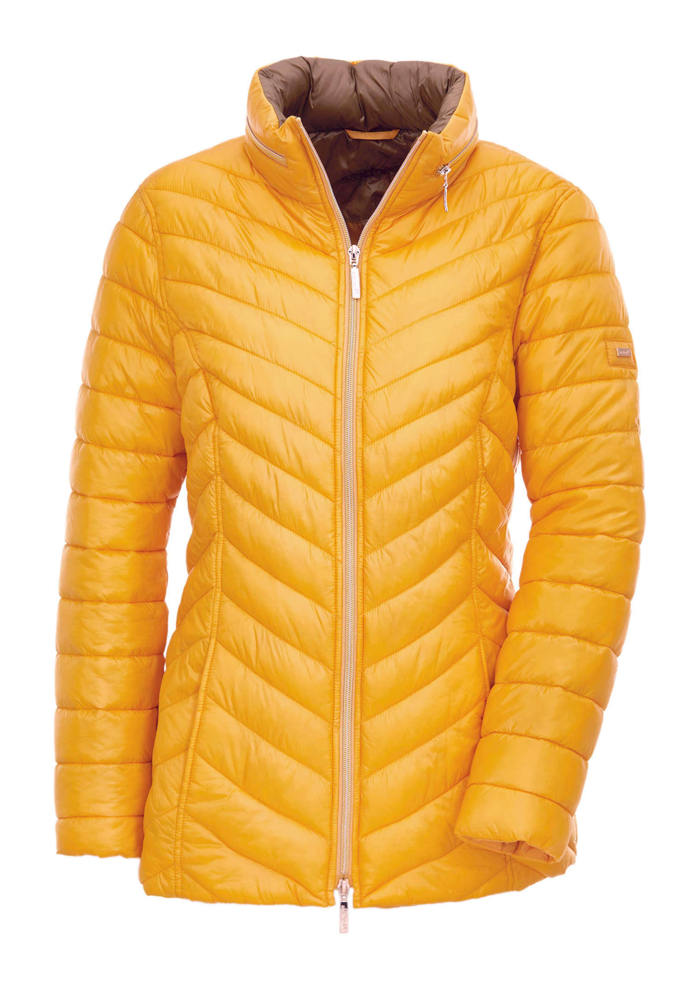Steppjacke in figurschmeichelnder Optik