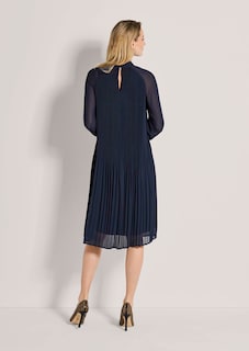 Kurzes Plissee-Kleid mit Stehkragen thumbnail 4