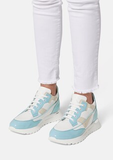 Sneakers thumbnail 1