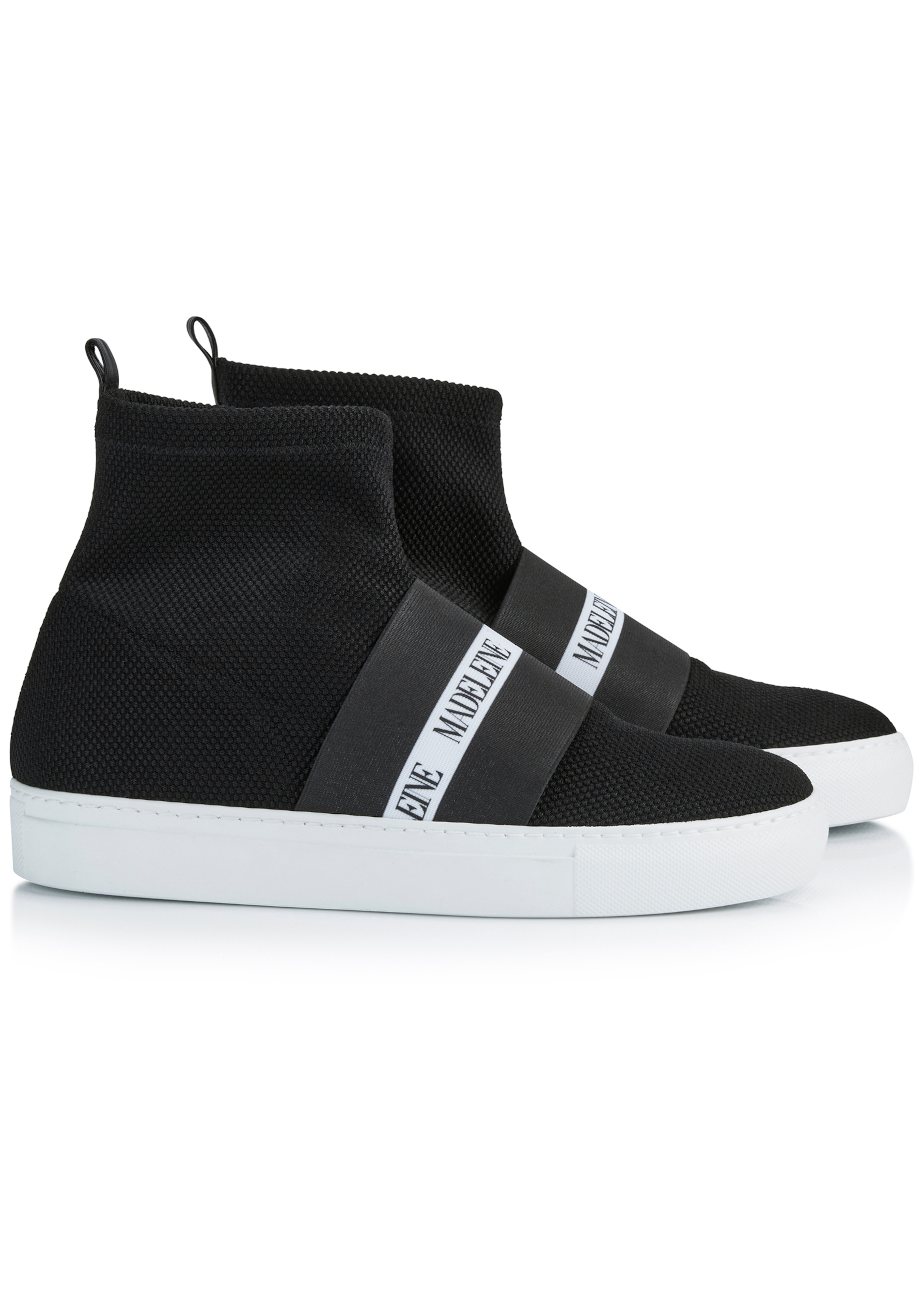 Label boots made from textile material