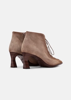 Bottines en cuir avec un laçage original thumbnail 3