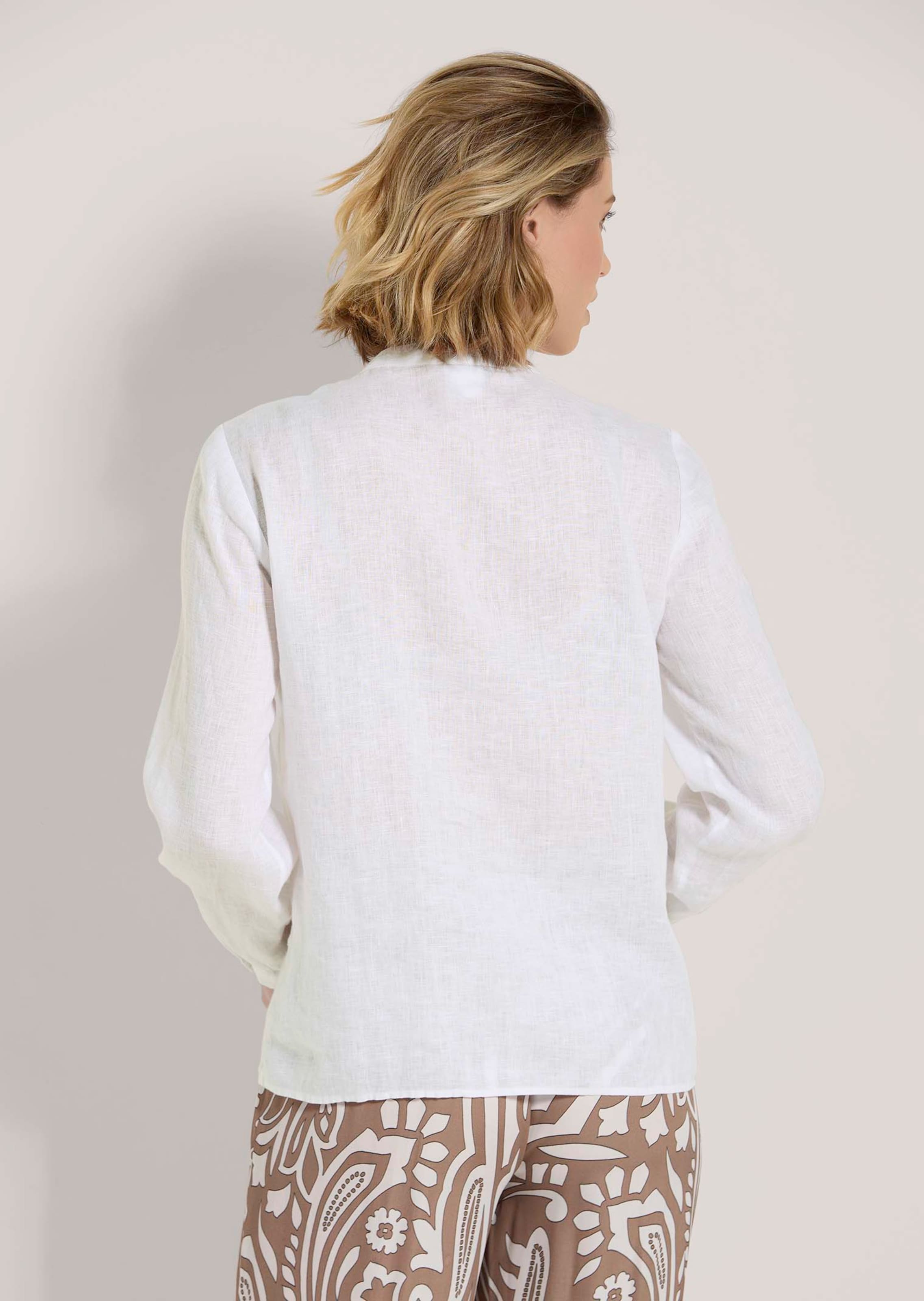 Linen blouse with ruffles thumbnail 4