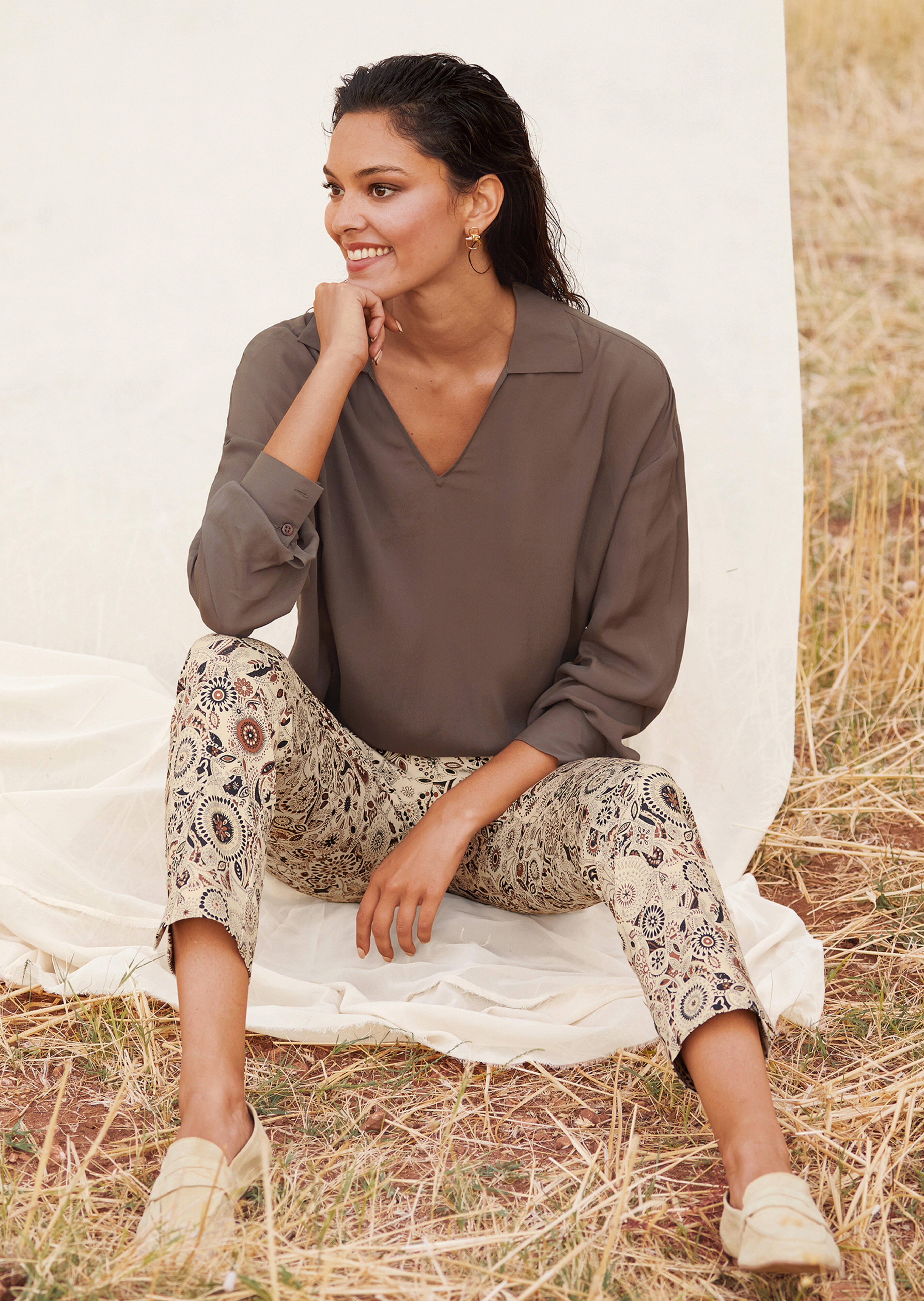 Schlanke Stretch-Hose mit Ethno-Print