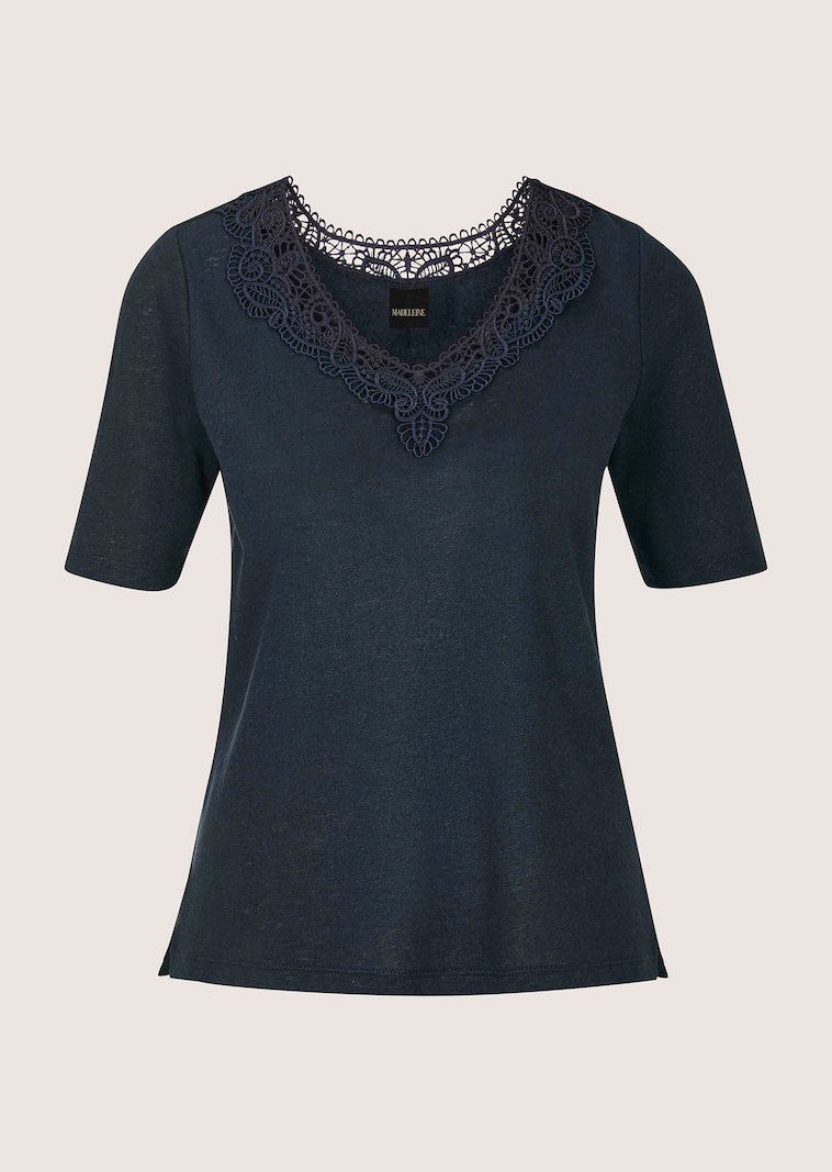 Short-sleeve linen top with lace