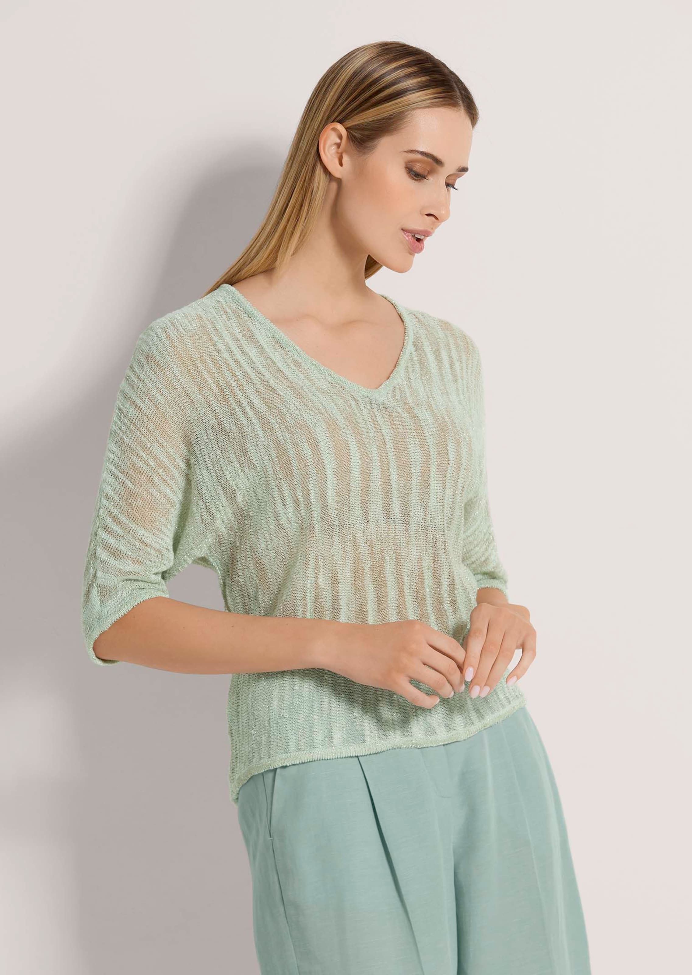 Sommer-Pullover mit Glanz-Effekt