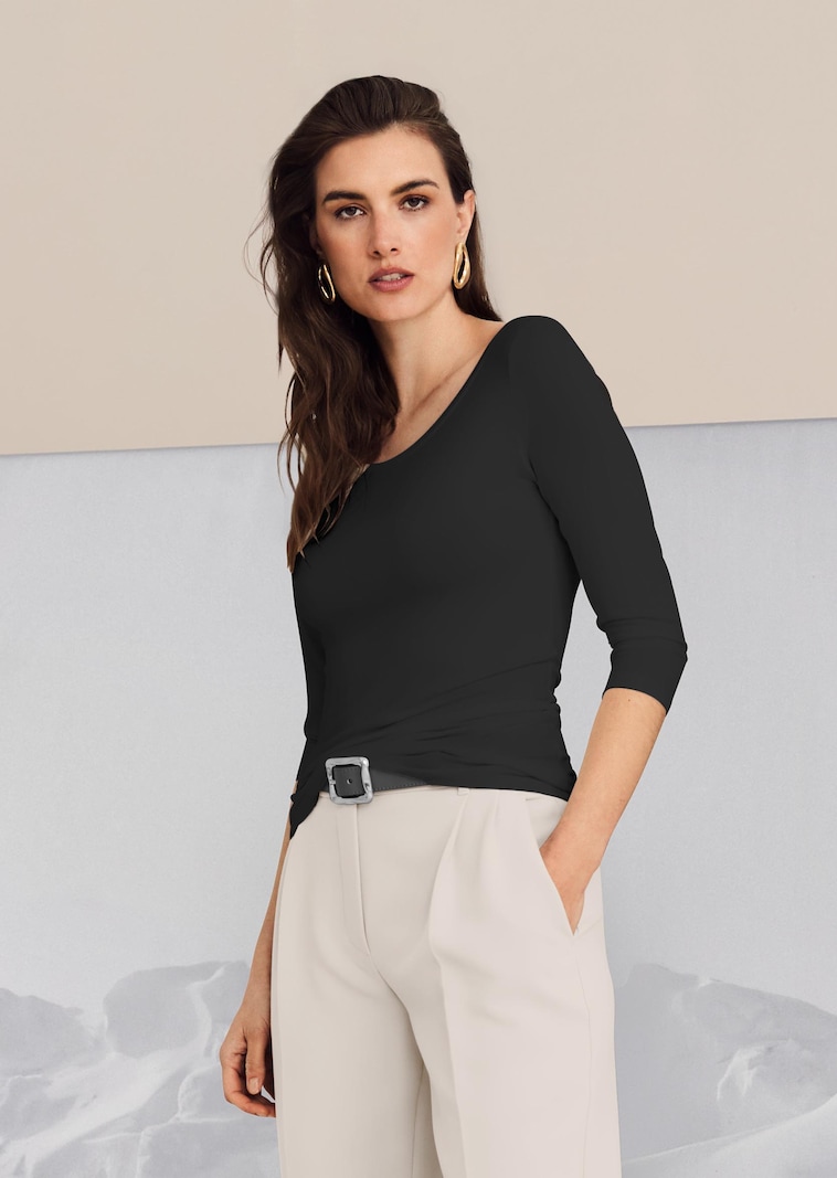 Shirt mit U-Boot-Ausschnitt