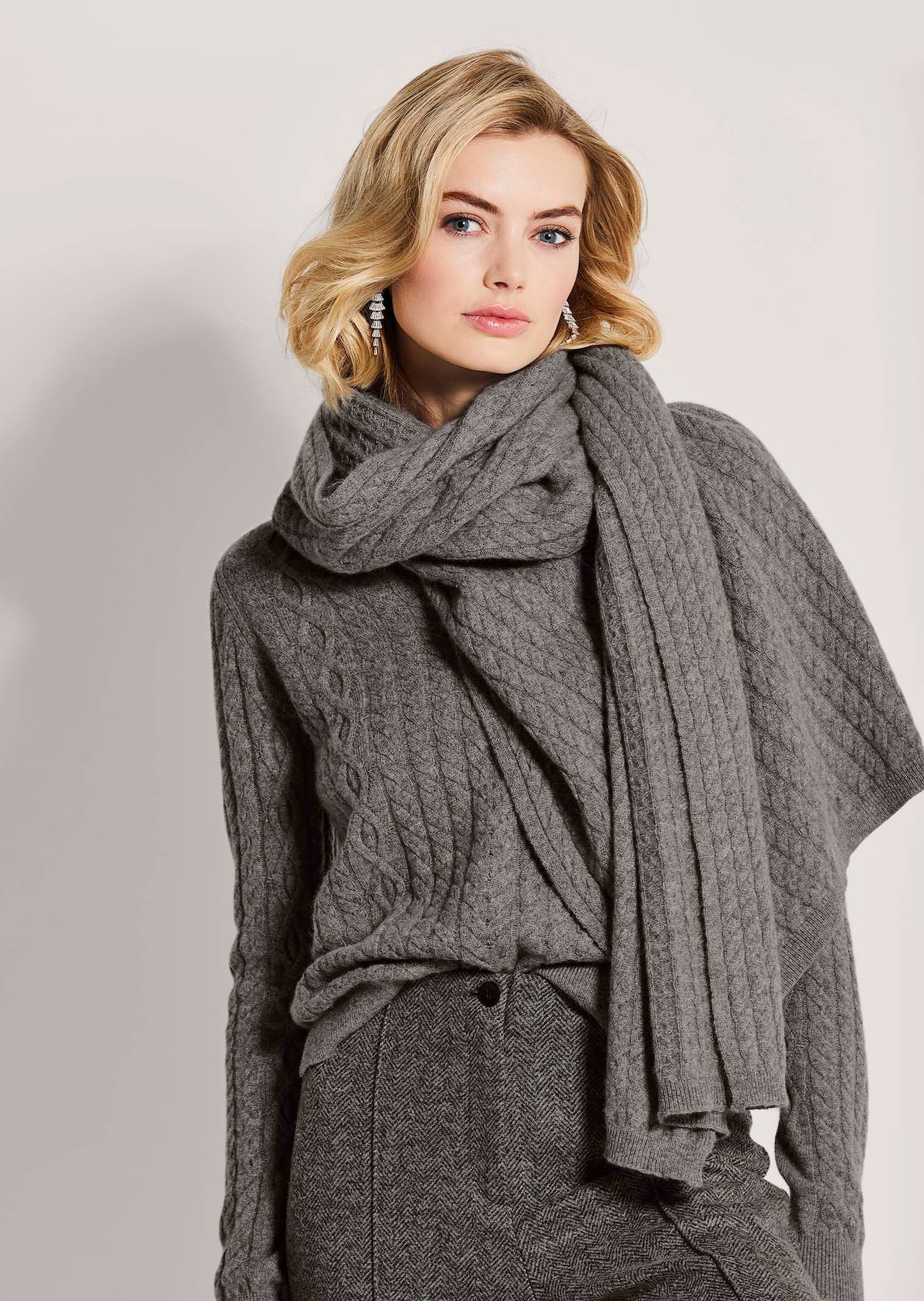 Cashmere scarf