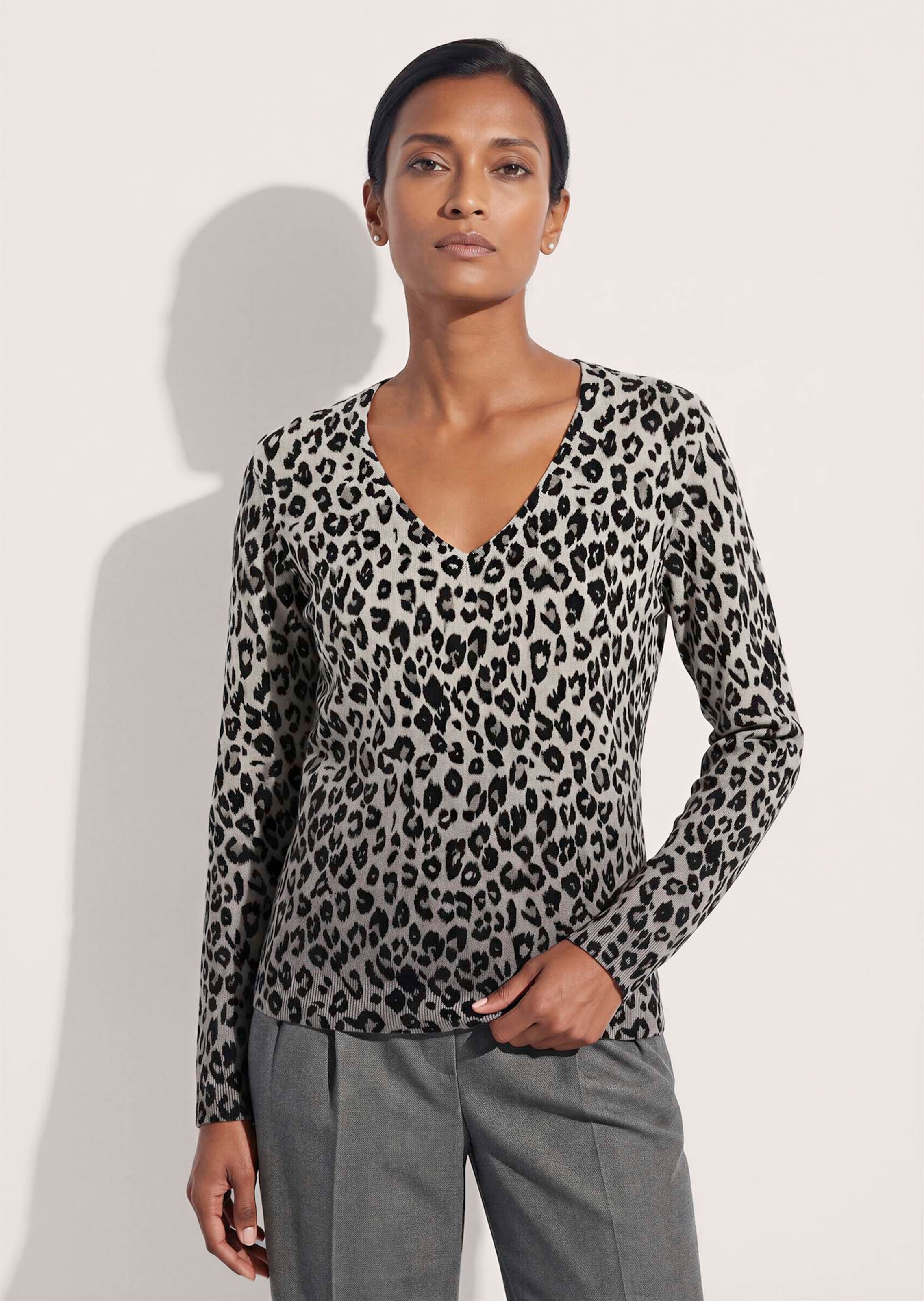 Schurwoll-Pullover mit Leopardenmuster