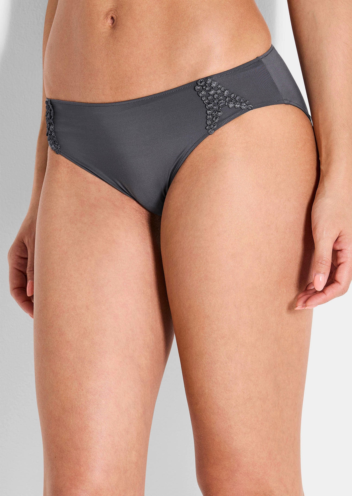 Hüftslip aus seidig-weicher Microfaser