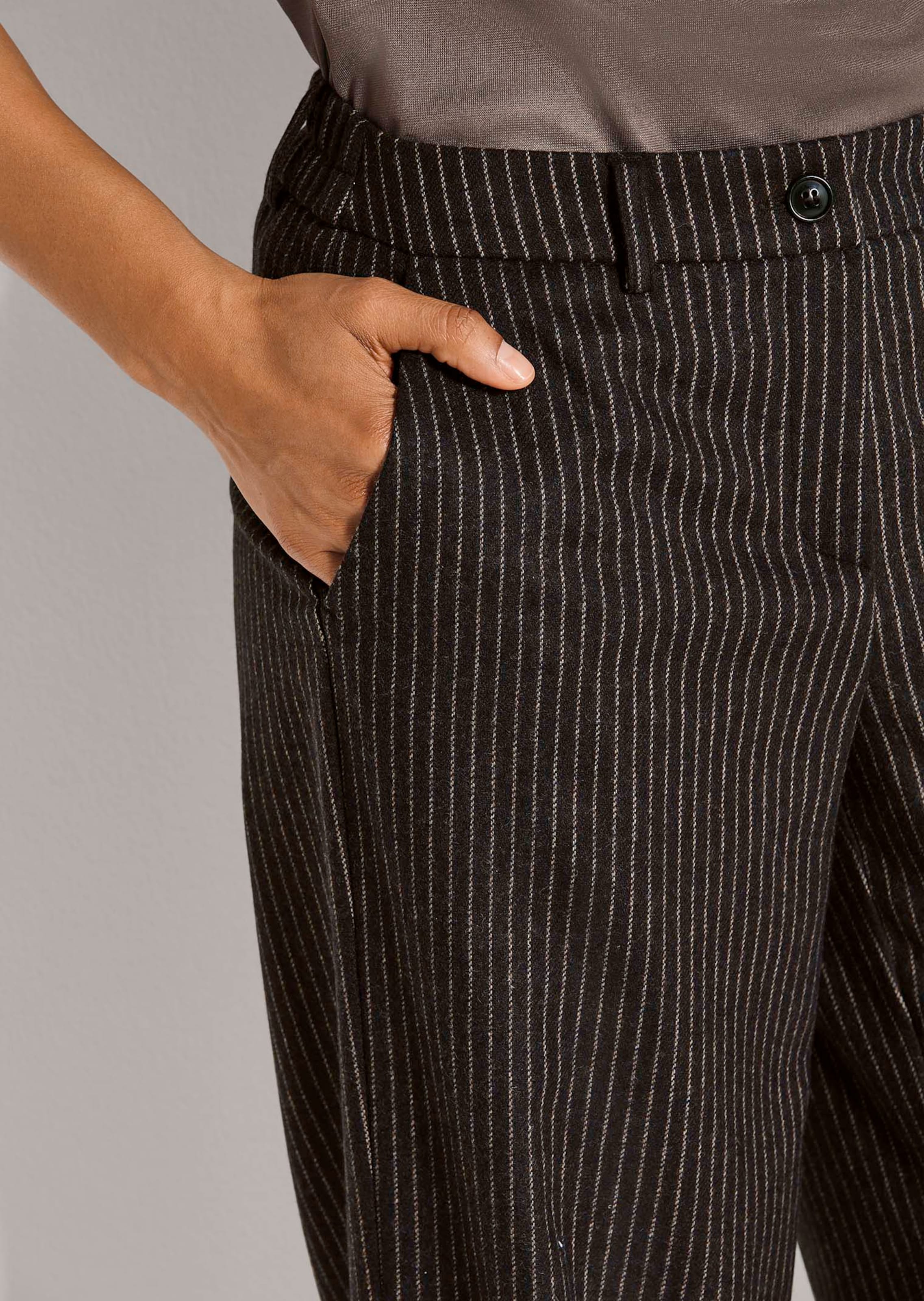 Broek met krijtstreep en wijde pijpen thumbnail 6