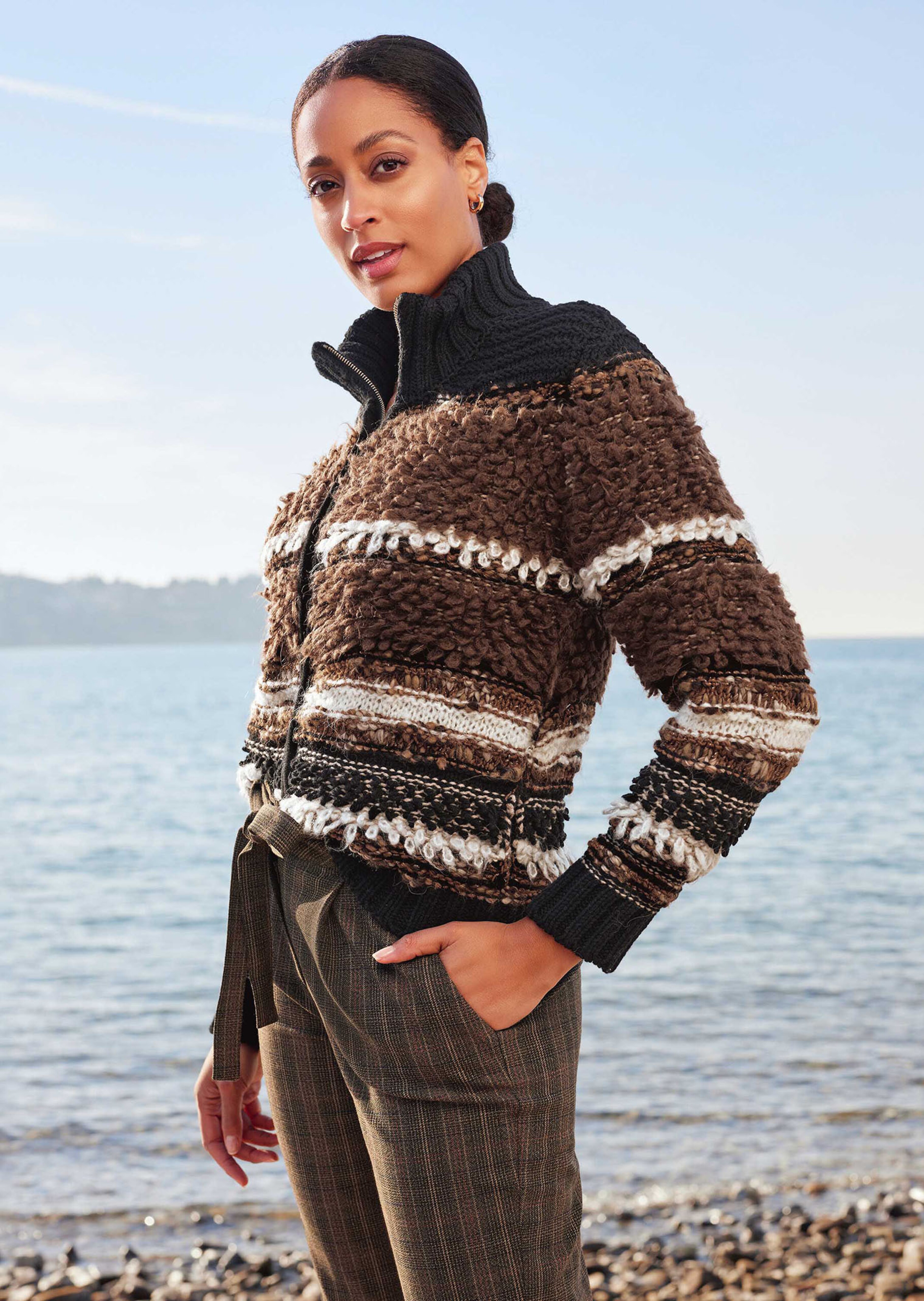 Strickjacke mit Fransen und Glanzeffekten