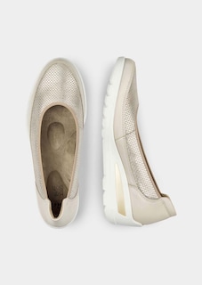 Ballerinas aus glänzendem Leder thumbnail 2