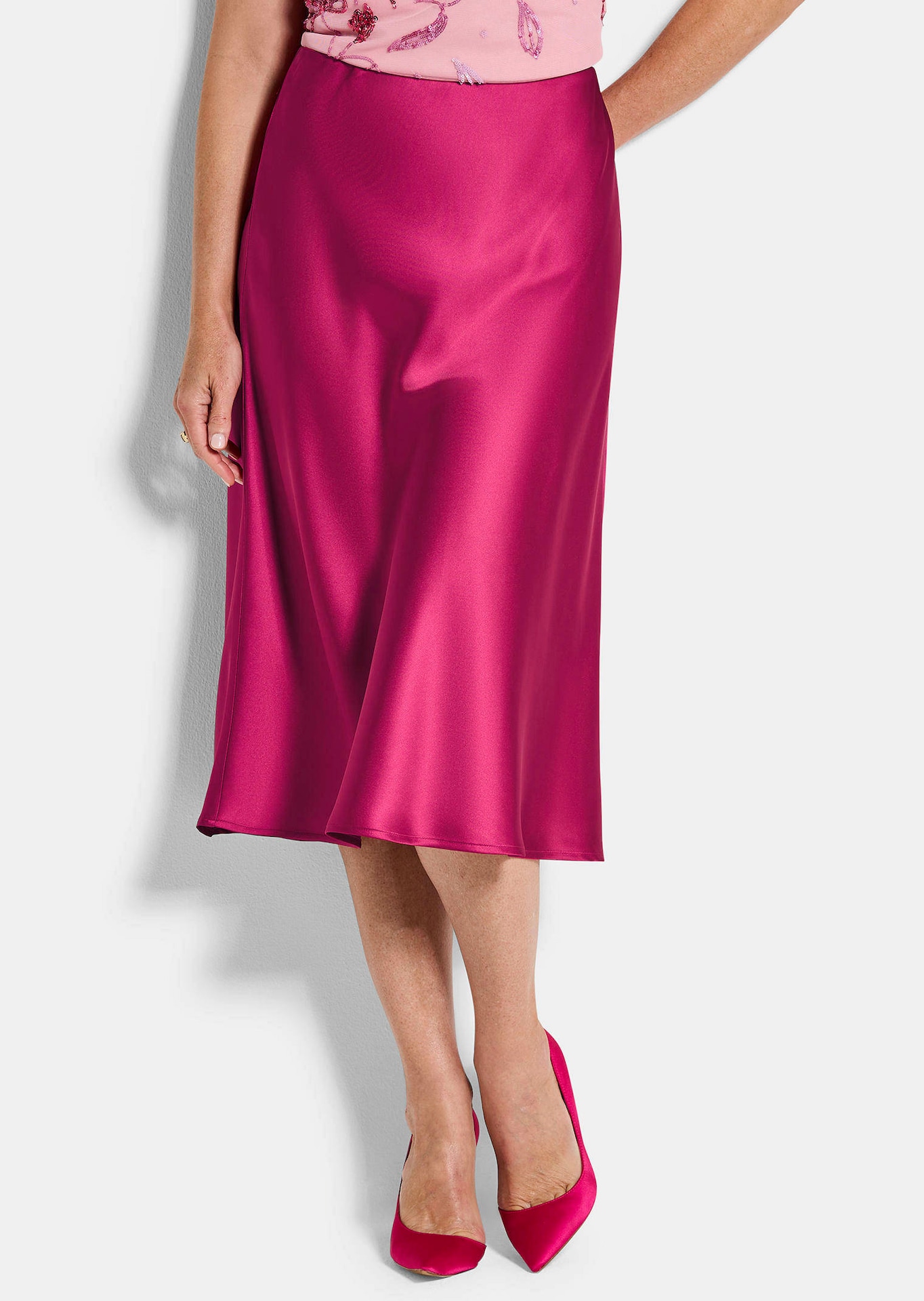 Jupe évasée en satin avec taille élastique