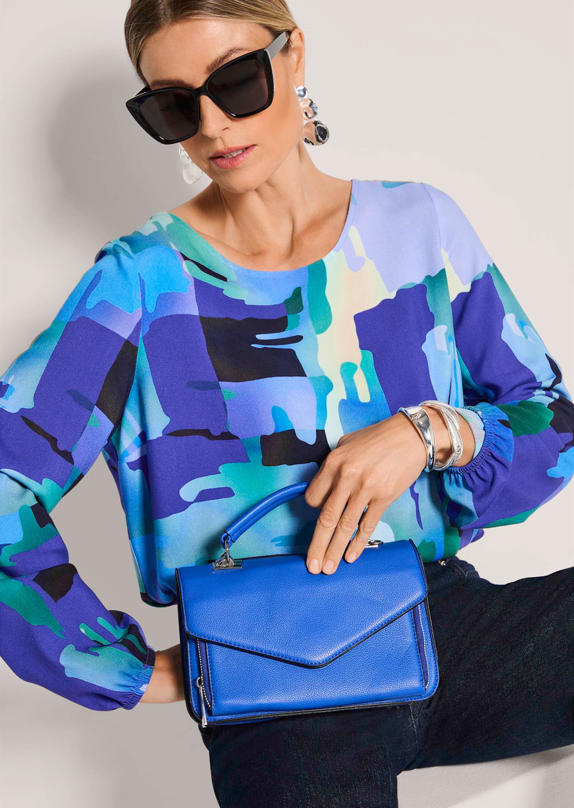Viskose-Bluse mit Rundhalsausschnitt