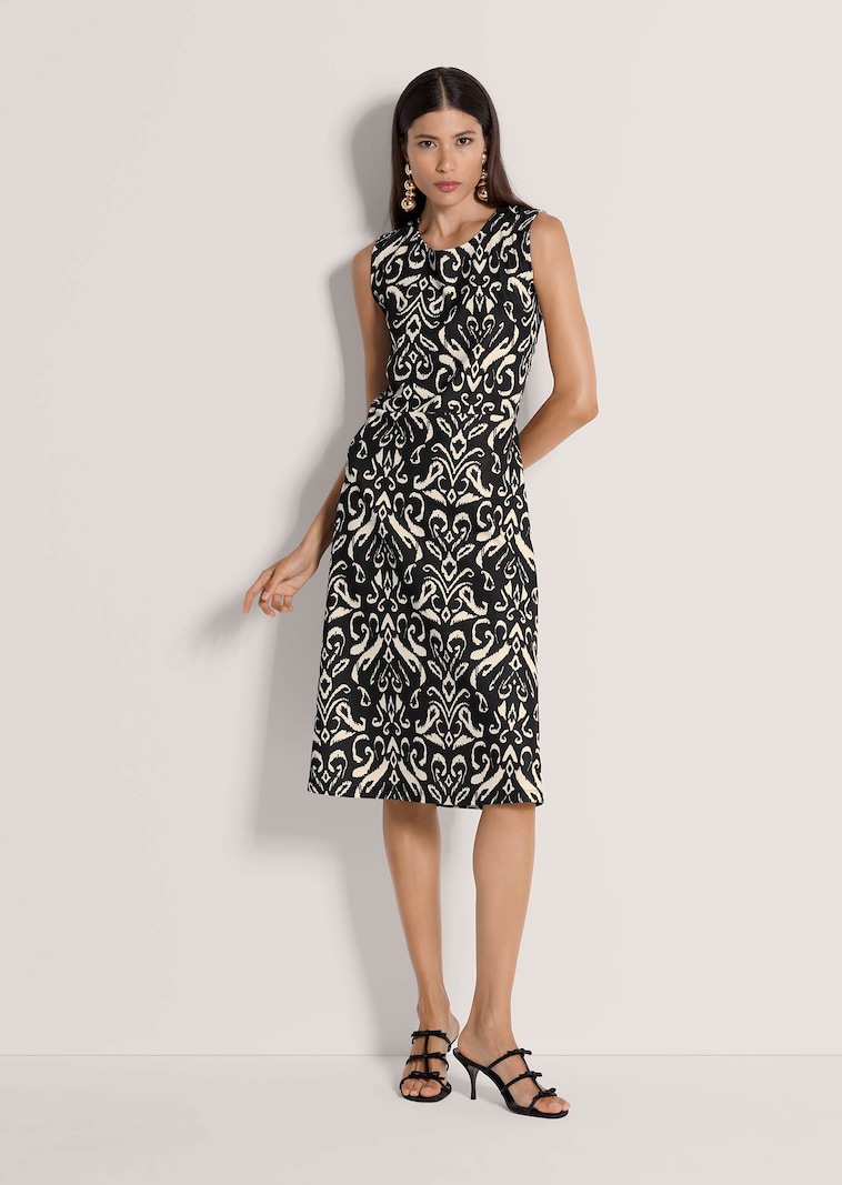 Ärmelloses Sommerkleid mit grafischem Print