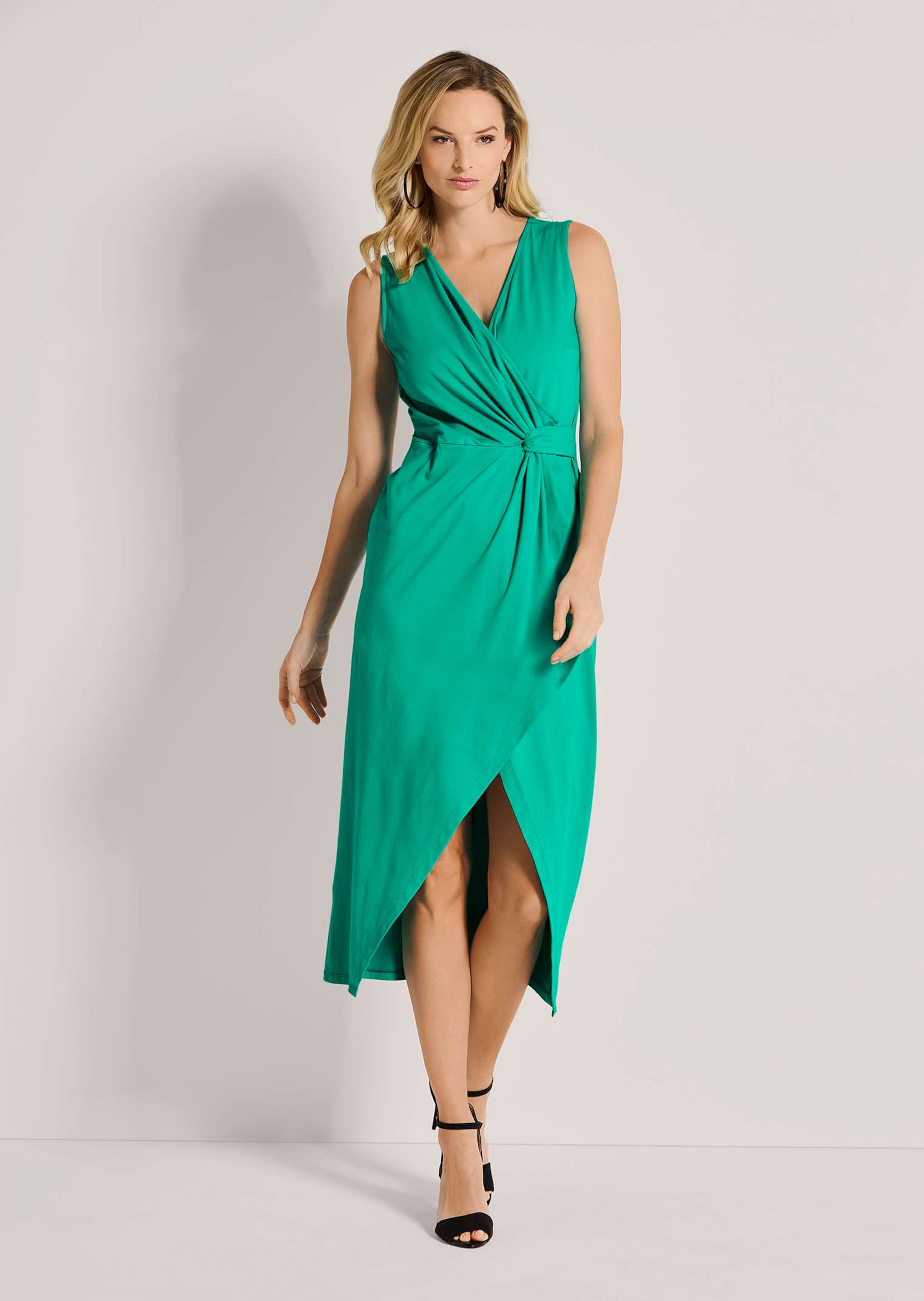 Long dress in a wrap look