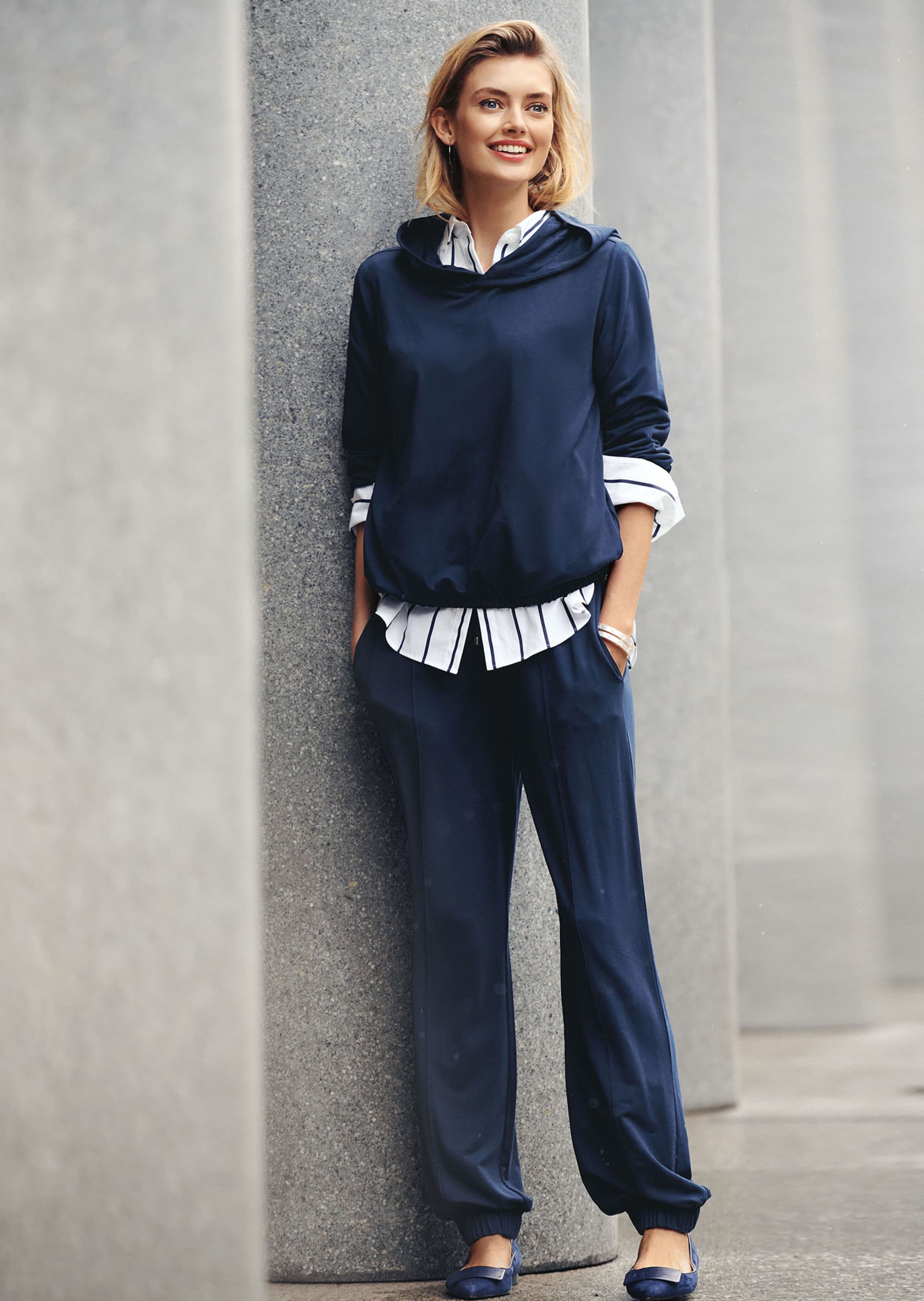 Edel-Sweatshirt mit Kapuze