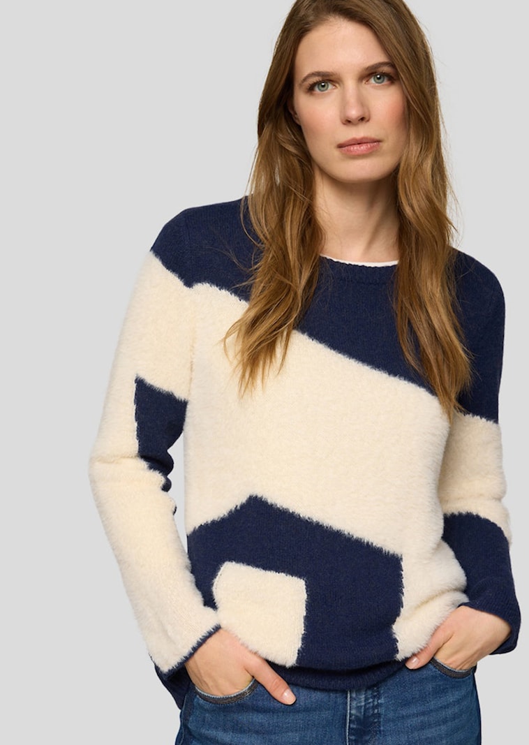Strickpullover aus Federgarn