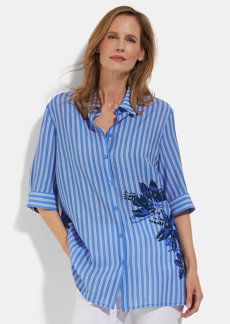 Längere Hemdbluse mit maritimen Streifen