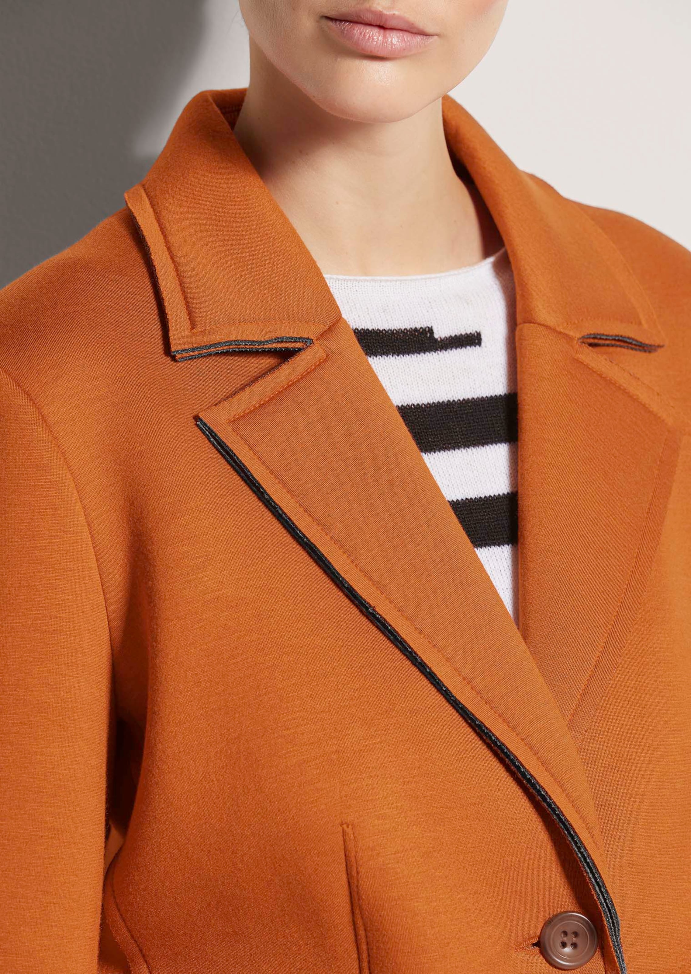 Coat thumbnail 6