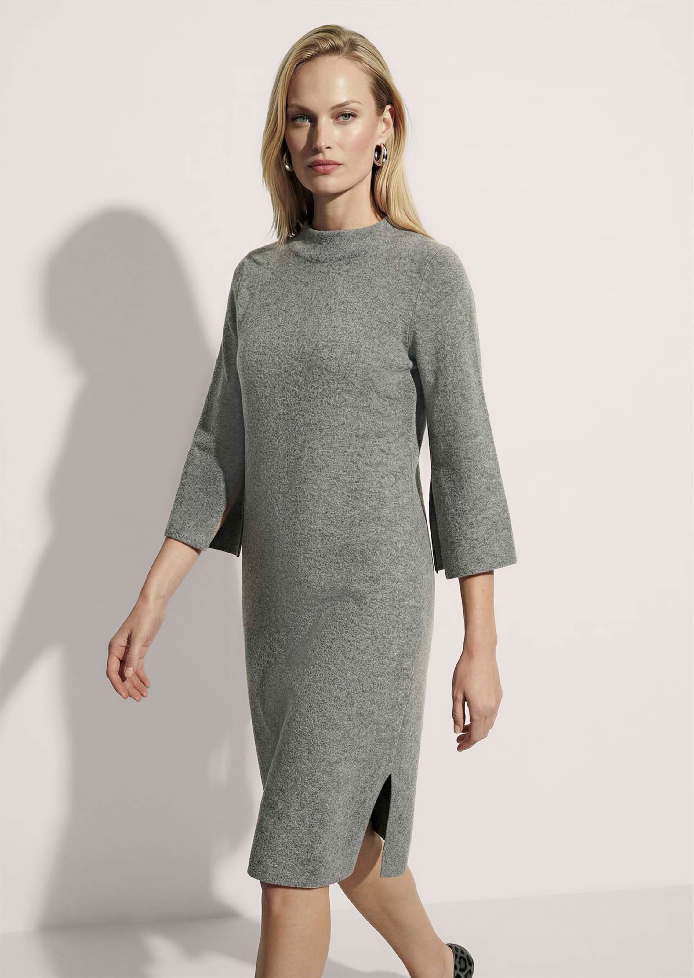 Strickkleid mit Stehkragen
