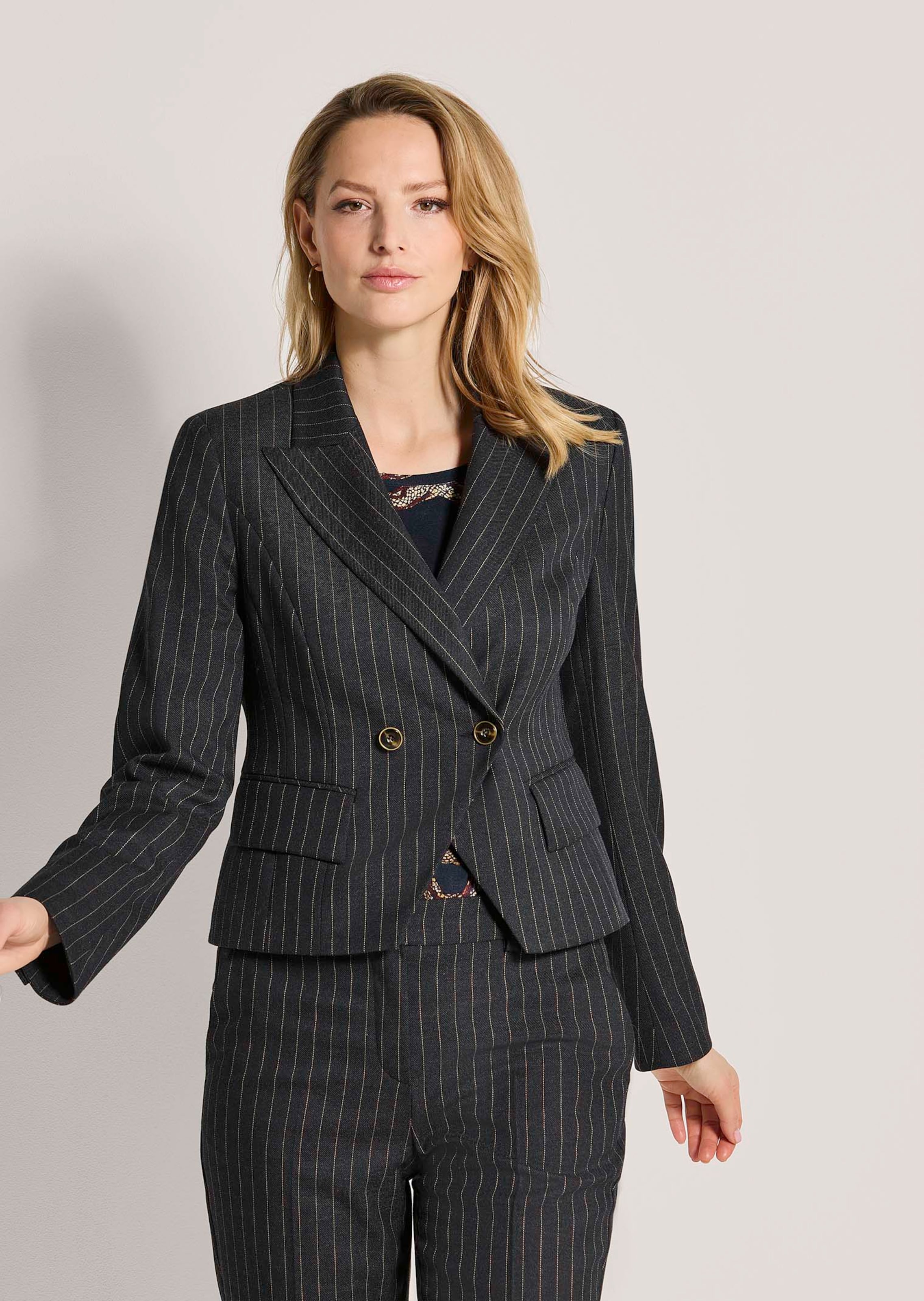 Blazer à rayures en modèle raccourci