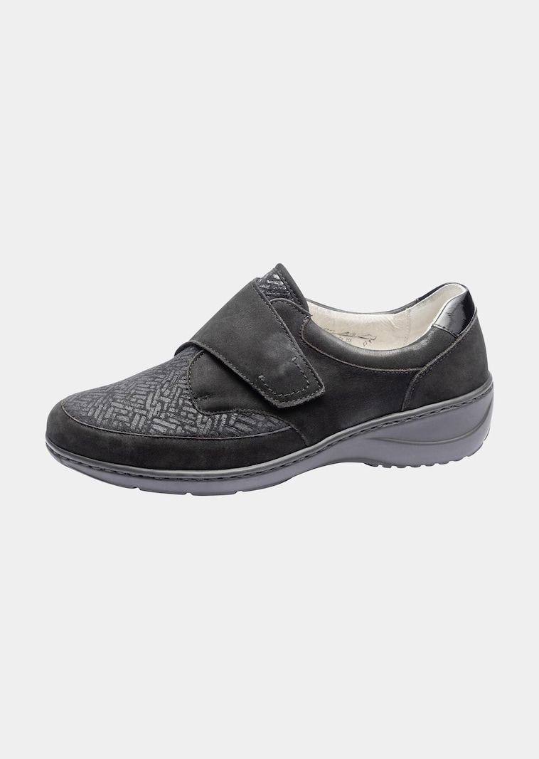 Halbschuhe mit breitem Klettverschluss