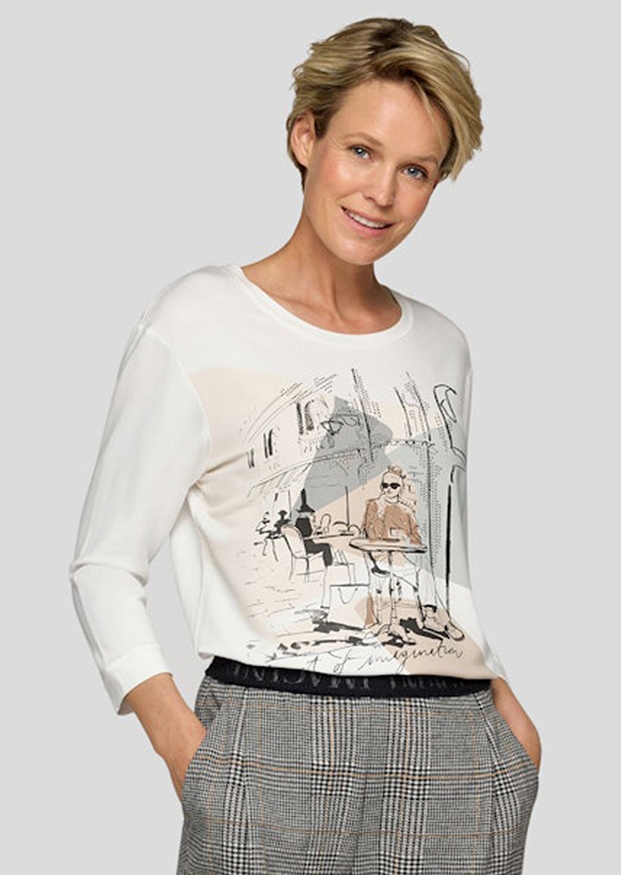 Jerseypaidan etuosassa kuviointia ja kimalleyksityiskohtia