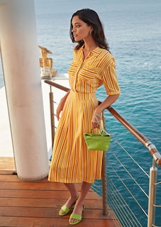 Robe thumbnail 1