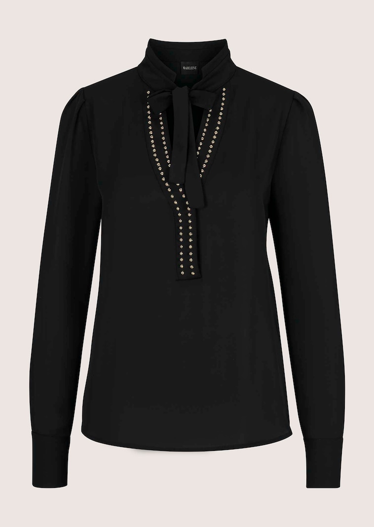 Bluse mit Nietenbesatz und Bindeband