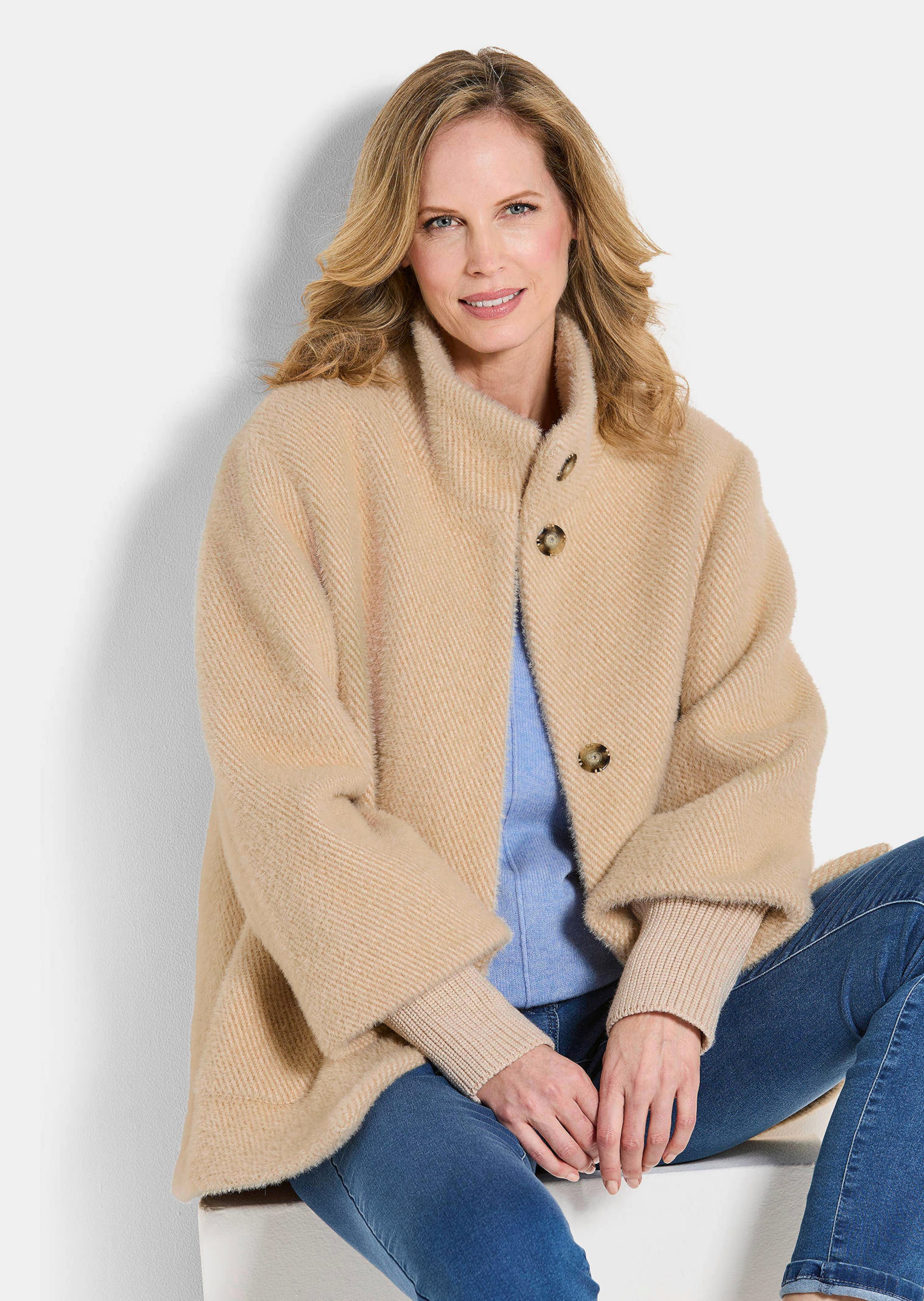 Veste tendance avec finitions en tricot thumbnail 4