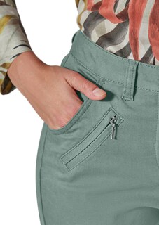 Verkürzte Hose im lässigen Chino-Style thumbnail 6