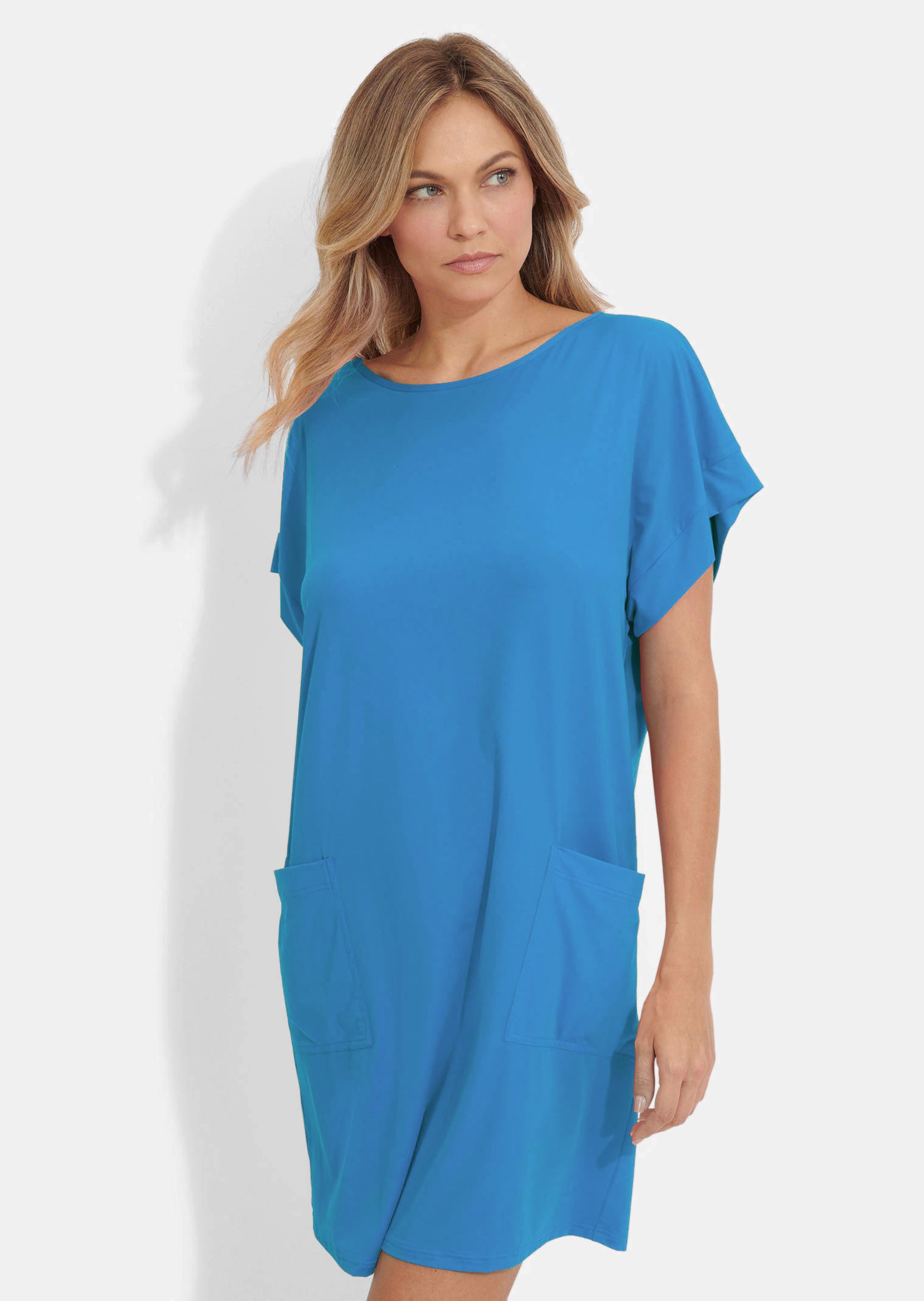 Robe de plage en matière fonctionnelle lisse