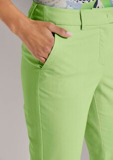 Leicht ausgestellte Bügelfalten-Hose thumbnail 6