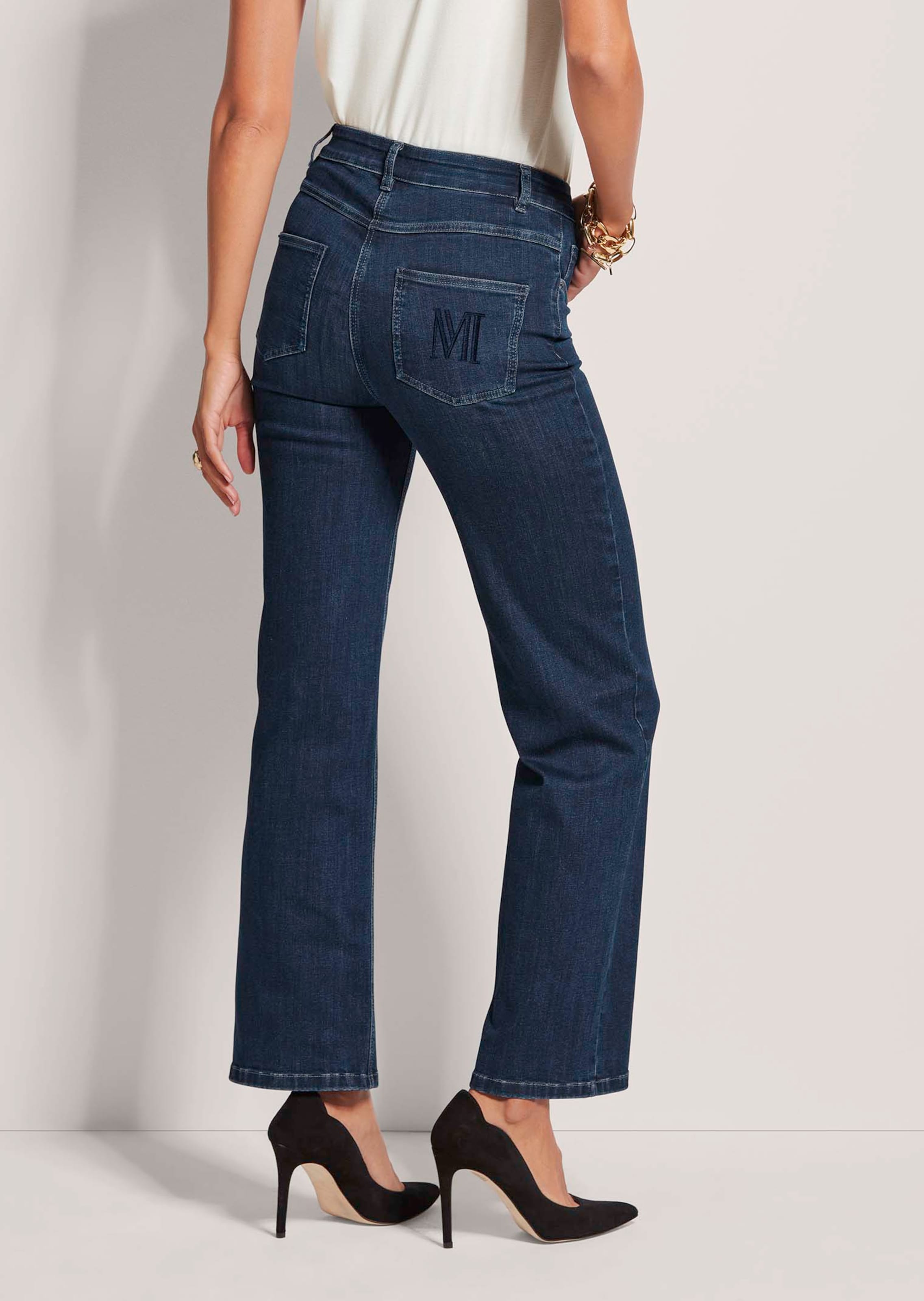 M-Jeans in gerader Form mit Logo-Stickerei thumbnail 4