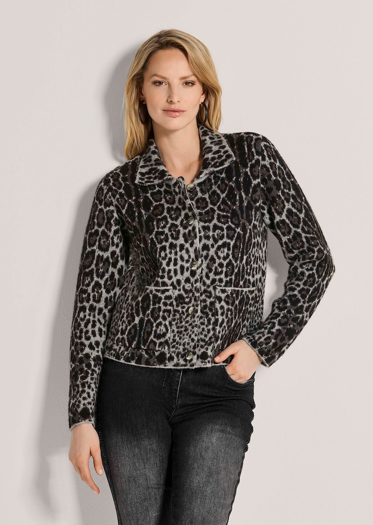 Trendstarke Strickjacke mit Leoparden-Muster