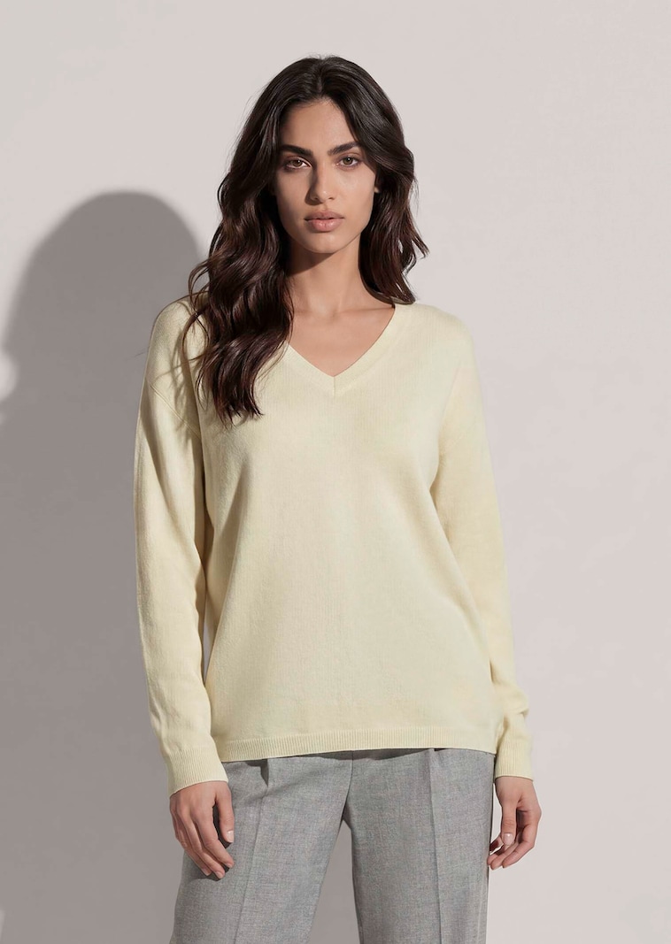 V-Pullover aus Good Cashmere