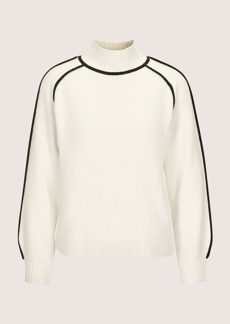 Strickpullover mit Stehkragen und Kontrastpaspeln