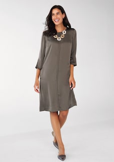 Figure-flattering satin dress with 3/4 sleeves thumbnail 1